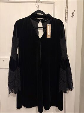 DO+BE Black Velvet Shift Dress with Lace Bell Sleeves